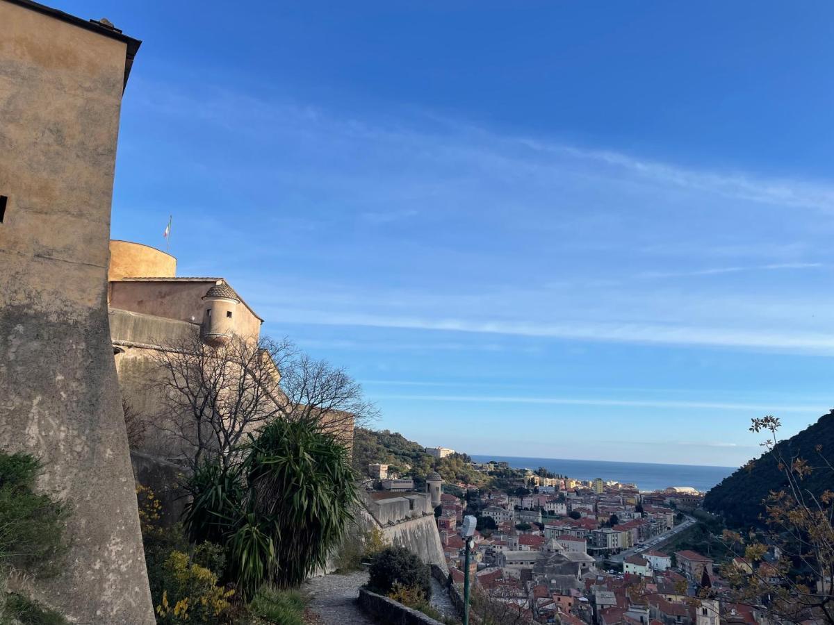 Bike & Sea Under Castle Dreams At Finalborgo Apartment Finale Ligure Luaran gambar